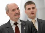 Batalia o CEK NATO: Ani Macierewicz nie w izolacji, ani byli dowódcy w więzieniu
