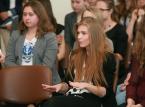 Licealistka nazwała premiera "zdrajcą". Kwiatów od Tuska nie przyjęła
