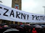 Czy urzędnicy powinni brać udział w "czarnym proteście"? "Urząd to nie miejsce na politykę"
