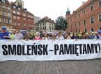 Miesięcznica smoleńska i kontrmanifestacja: "Tu jest Polska" i "Policja polska nie PiSowska"