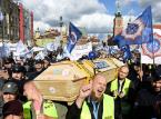 Protestują mimo podwyżek. Mundurowi pokazali siłę, pod którą ugiął się rząd